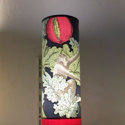 lampe cylindrique avec papier peint frutto prohibito