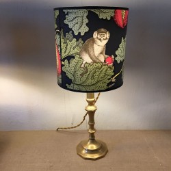 bougeoir ancien avec papier peint frutto prohibido