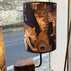 lampe bois avec abat-jour en papier peint Leopardo